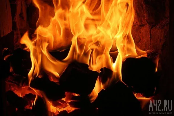 Глава Таштагольского округа созвал комиссию по ЧС из-за двух пожаров