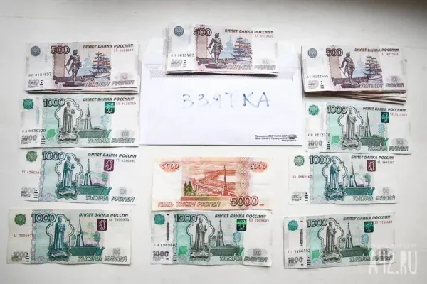 В Кузбассе замдиректора компании заплатил за 11 фальшивых дипломов