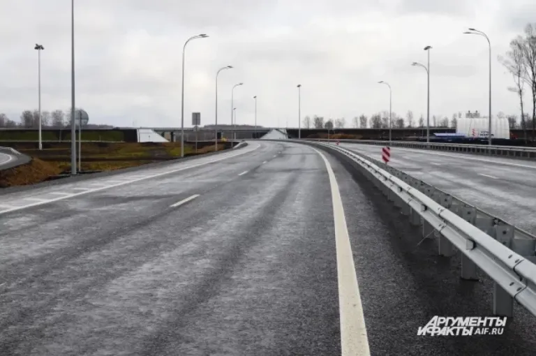 На трассе Р-255 в Кузбассе перекрыли движение из-за ДТП с пятью авто