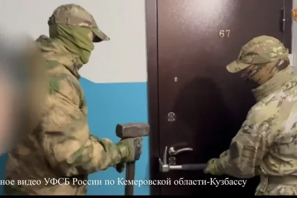 В Кемерове задержали пару за фиктивную прописку и договоры для мигрантов