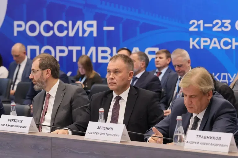 Середюк обсудил развитие адаптивного спорта в Сибири